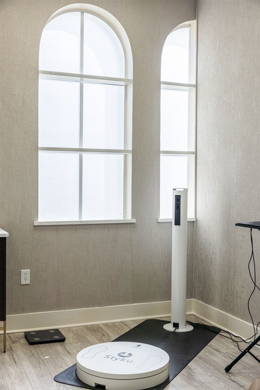 The Styku 3D body scanner in a private room at EVO